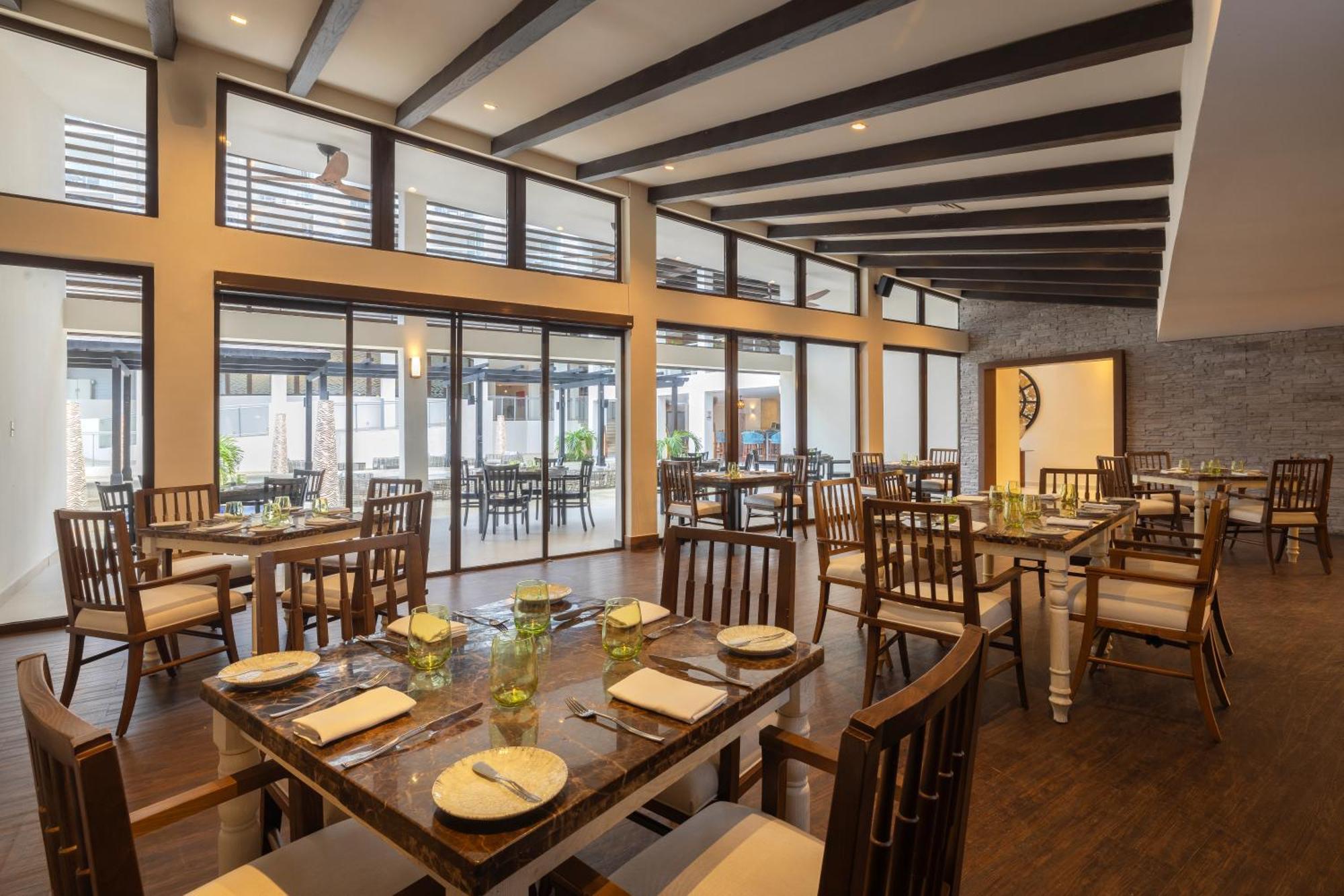 Hideaway At Royalton Blue Waters, An Autograph Collection All-Inclusive Resort - Adults Only Falmouth Exterior foto